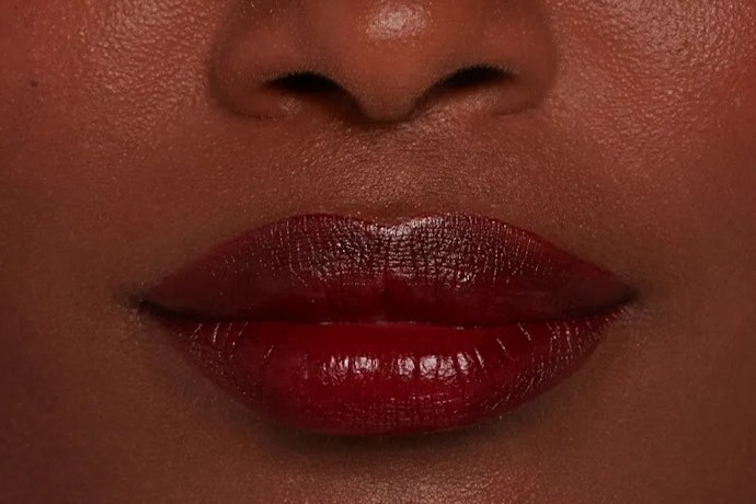 Para um Efeito Marcante, Escolha Lip Tint Vinho ou Vermelho Escuro