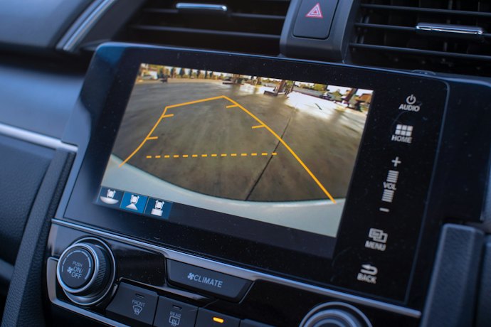 Câmera de Ré Avulsa: Ideal para Carros com Central Multímidia