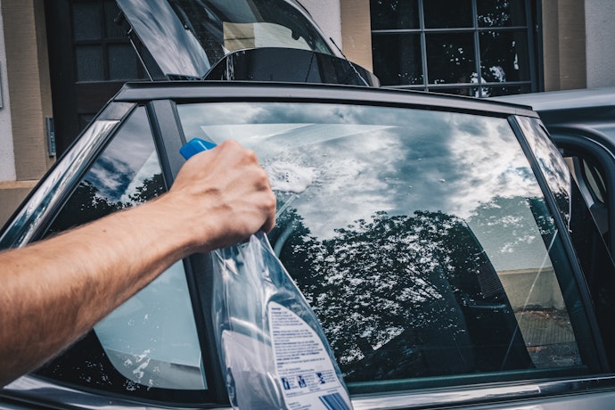 Se Precisa de um Limpa-Vidros Fácil de Aplicar, Prefira Embalagens em Spray
