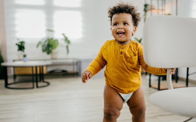 Seu Bebê Já Engatinha ou Fica de Pé? Prefira Fraldas Descartáveis do Tipo Pants