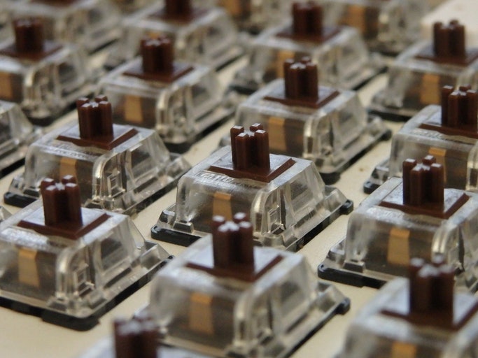 Para Trabalho e Jogo no Mesmo Equipamento, Escolha um Teclado Gamer Mecânico com Switch Brown