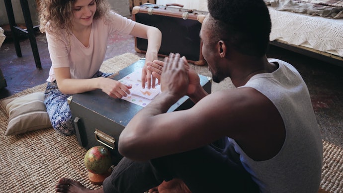 Vocês Gostam de Partidas Rápidas entre 15 e 30 Minutos? Prefira um Party Game para Casal