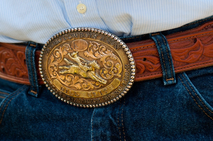 Cinto Masculino Country: Para Trabalho e Lazer em Ambientes Rurais