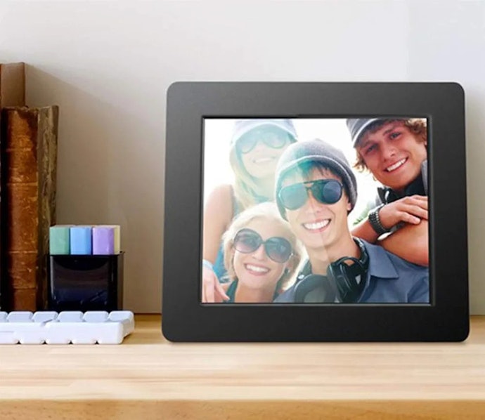 Quer Monitorar o Ambiente com Discrição? Opte por Porta-Retrato Digital com Câmera