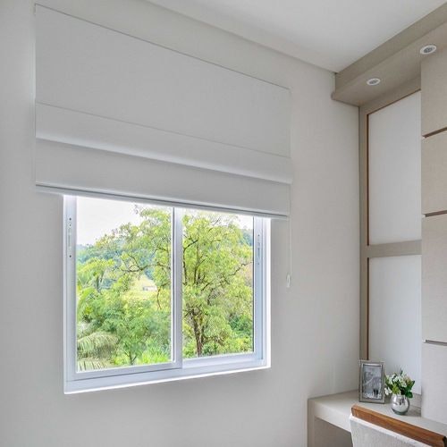 Persiana Romana: Design Sofisticado com Ótima Cobertura da Janela