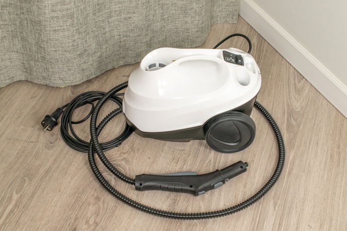 Para Limpar Áreas Amplas, Opte por um Limpador a Vapor Profissional com Capacidade Acima de 1 L
