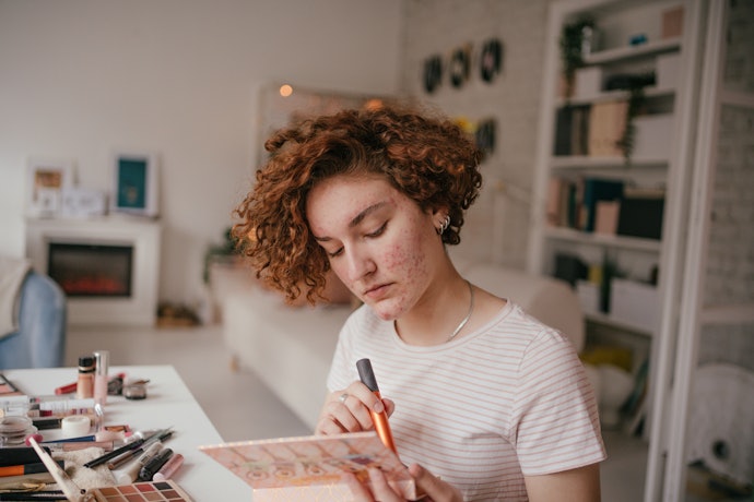 Oleosidade e Acne? Busque Bases Não Comedogênicas, Oil-Free e Com Cobertura Média