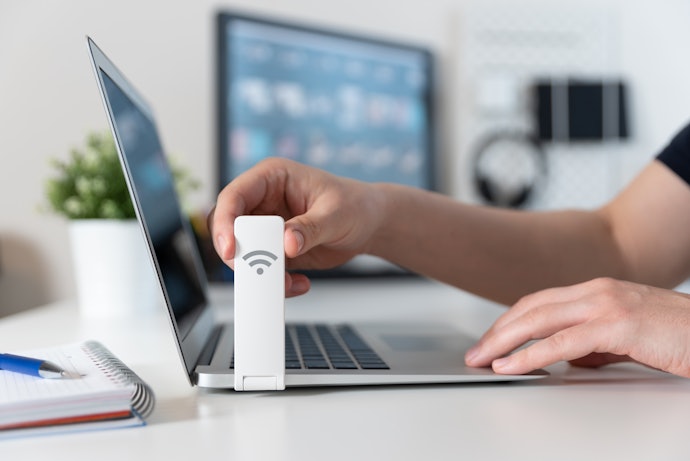 Locais sem Acesso à Internet Fixa Cabeada: Modem 4G, 5G ou Compatível com Internet a Rádio ou Satélite