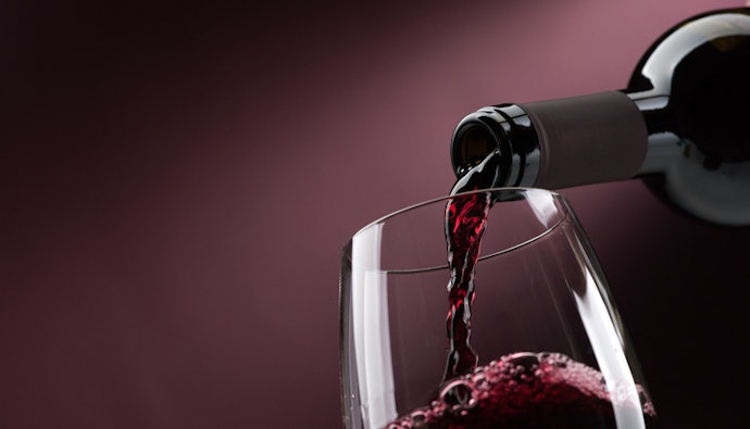 Se o Seu Amigo Secreto É Fã de Bebidas Alcoólicas, Invista em Vinhos e Acessórios para Vinho