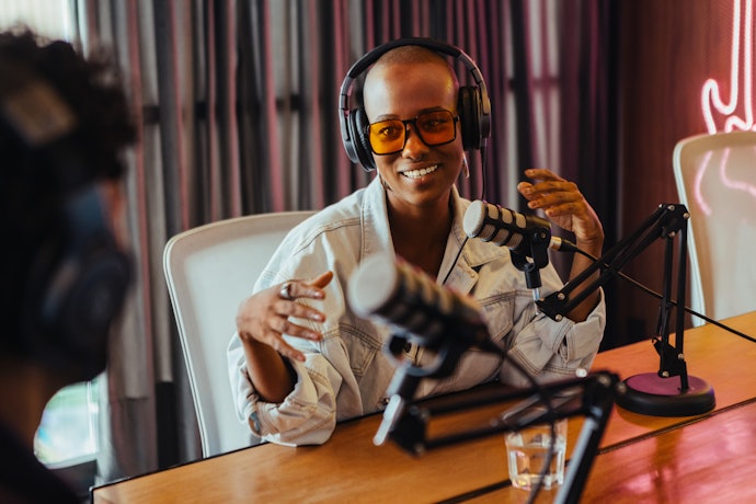 Para uma Abordagem Leve Sobre Temas Diversos, Escolha os Podcasts de Entretenimento