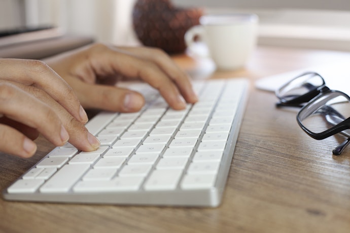 Para Trabalhar ou Estudar: Prefira um Teclado de Membrana Com ou Sem Fio e que Seja Leve