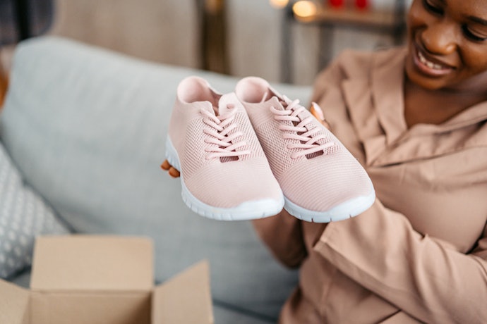 Para Mais Agilidade nos Movimentos, Escolha um Tênis para Vôlei Feminino Leve de Até 260g