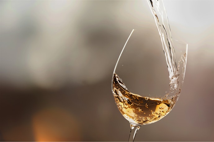 Para Algo Mais Leve e Fresco, Escolha um Vinho Branco Suave