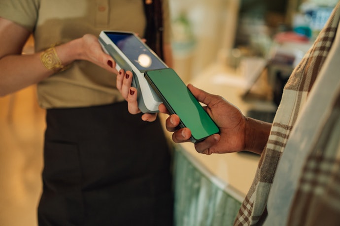 Para Pagamentos por Aproximação ou Transporte Público, Opte por Celular com Suporte HCE