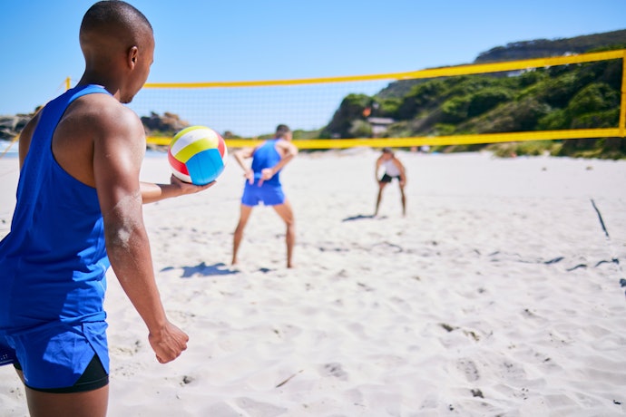 Para Jogar na Areia, Opte por Modelos com Tratamento Contra a Umidade e ao Calor