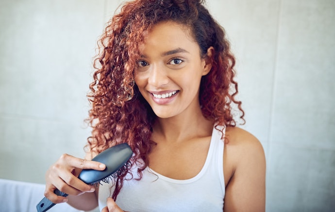 Para Não Machucar o Couro Cabeludo, Prefira Escova para Cabelo Cacheado com Cerdas Flexíveis