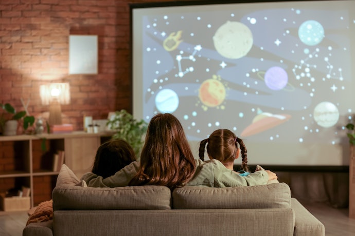 Para Uso Doméstico, Prefira Projetores com Projeção de até 100" e Resolução Full HD