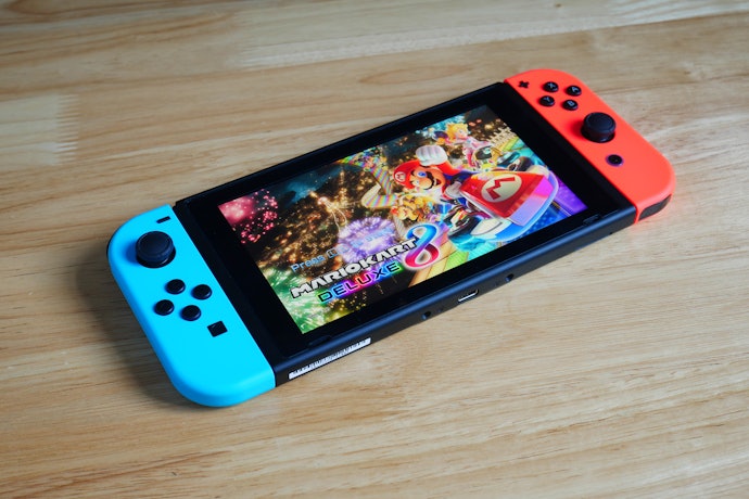 Joy-Con: Perfeito Para Jogar no Modo Portátil ou com um Amigo
