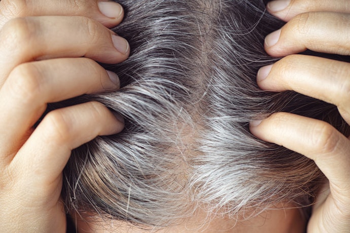 Se Tem Cabelos Oleosos, É Melhor Usar um Shampoo com Sulfato para Uma Limpeza Eficiente