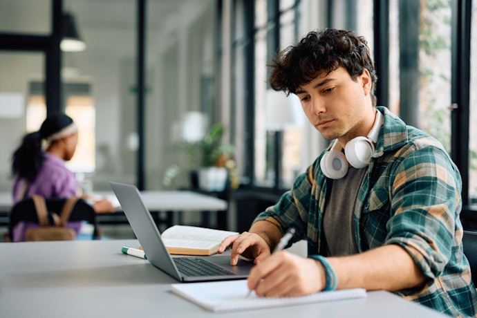Para Jovens e Estudantes, Prefira Chromebooks com 4 GB de RAM