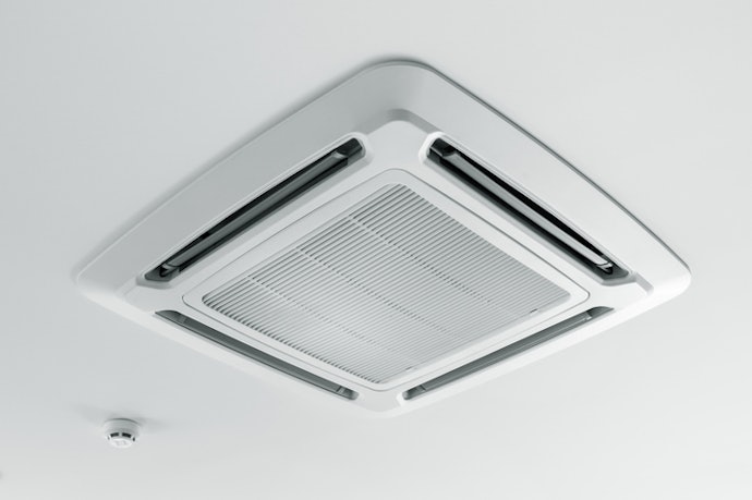 Para Áreas Comerciais e Ambientes Médios e Grandes: Modelo Cassete com Função Swing