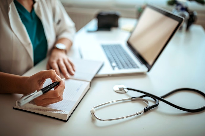 Se For Estudante, Enfermeiro ou Clínico Geral, Prefira um Estetoscópio com Tubo Simples