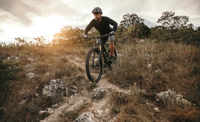 Para Atletas Amadores, Opte por uma Bicicleta Aro 29 MTB Avançada