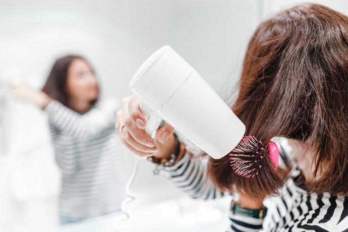 Quer Alisar ou Escovar Cabelos Mais Grossos? Escolha um Secador de Cabelo com Mais de 2600 W