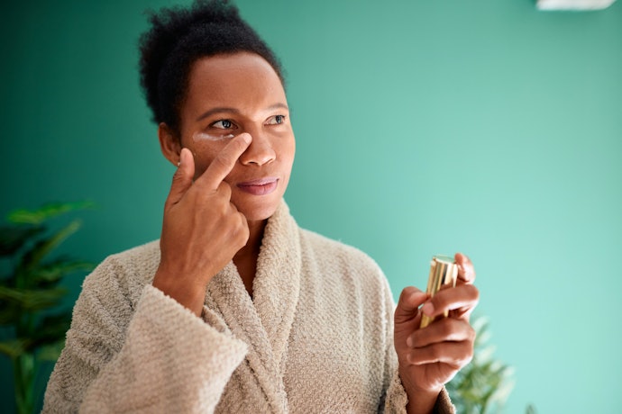 Para Linhas Finas e Perda de Viço, Opte por uma Fórmula com Retinol e Vitamina C