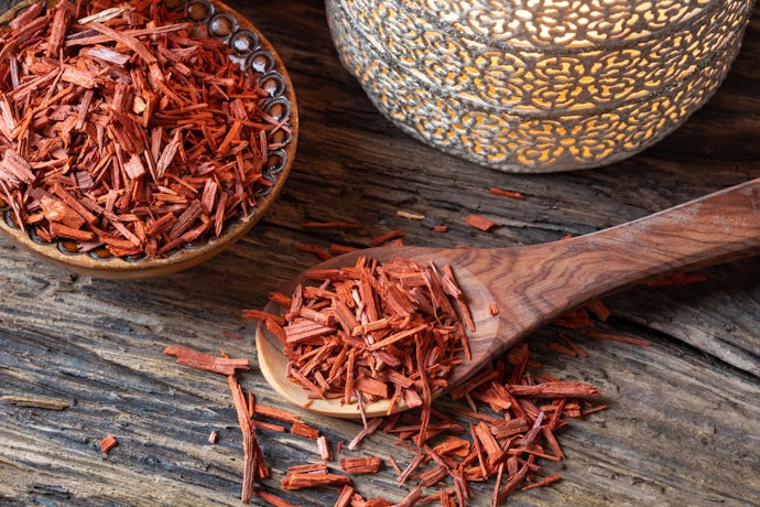 Incenso de Sândalo: Perfume Intenso e Doce para Elevar a Energia