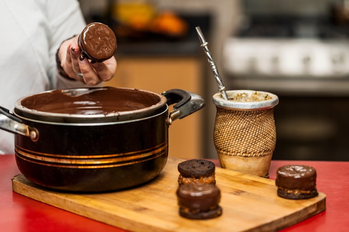 Se Vai Usar para Cobertura e Banhar Doces, Prefira Chocolate Fracionado