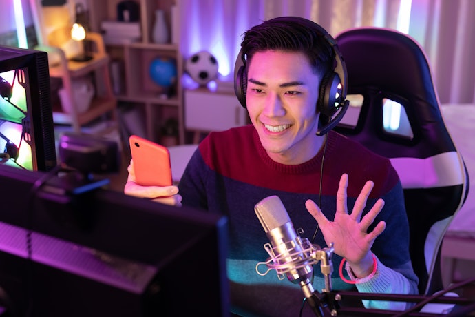 Para Streaming e Jogos: Resolução Mínima Full HD, 60 FPS, Botões de Atalho e Rastreamento
