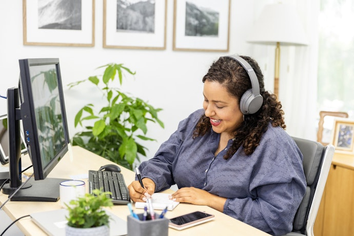Para Ambiente Silenciosos, Prefira um Fone de Ouvido para Home Office com Microfone Embutido