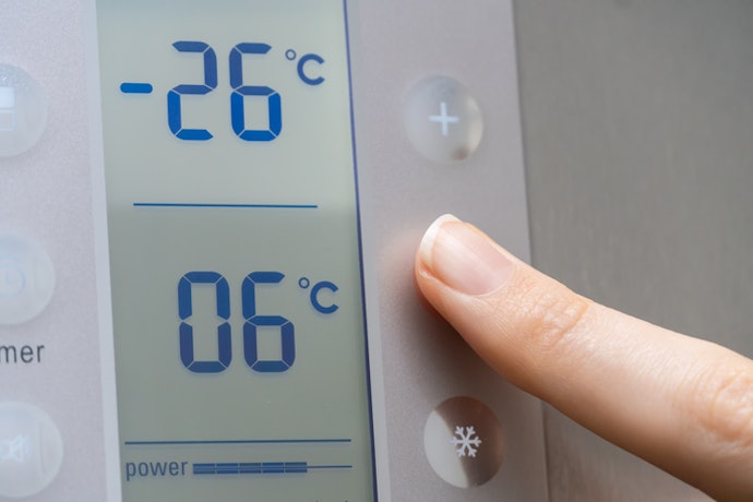 Para Controle Preciso da Temperatura, Prefira Freezers Verticais com Termostato Digital