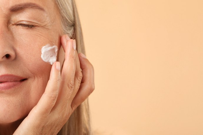 Sua Pele É Madura, Seca ou Sensibilizada? Opte por Creme Anti-Idade com Textura Mais Densa