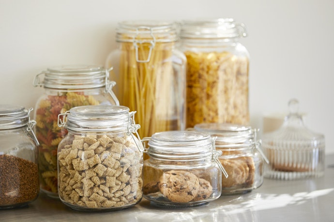 Quer Organizar a Despensa e a Geladeira? Invista em Kits com Vários Tamanhos e Capacidades