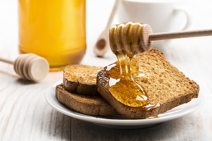 Para Acompanhar Pães e Biscoitos, O Mel Multifloral é Uma Boa Opção