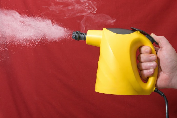 Para Maior Autonomia, Escolha um Limpador a Vapor Portátil com Capacidade a Partir de 350 ml