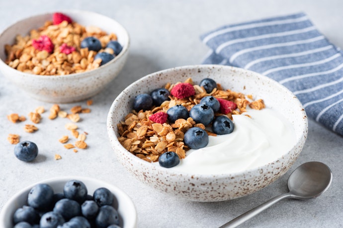 Puro, com Iogurte ou Leite: Cereais com Mix de Grãos, Sementes, Frutas Secas e Castanhas