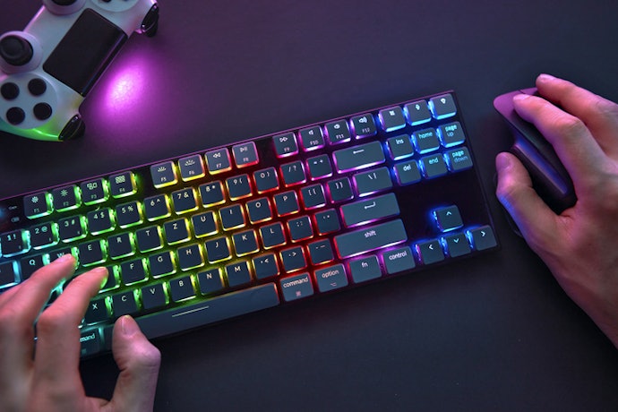 Se Quer um Setup Estiloso, Invista em um Kit Teclado e Mouse com Iluminação RGB