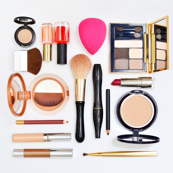 Para Make do Dia a Dia, Opte por Maleta de Maquiagem Simples com no Mínimo 10 Produtos Básicos