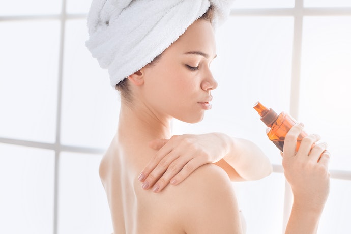 Para Potencializar a Hidratação e Perfumar: Use Óleos com Vitaminas e Extratos de Frutas