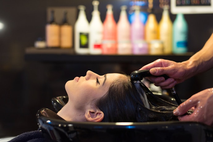 Para um Resultado de Salão de Beleza, Opte por Shampoos Sem Sal Profissionais