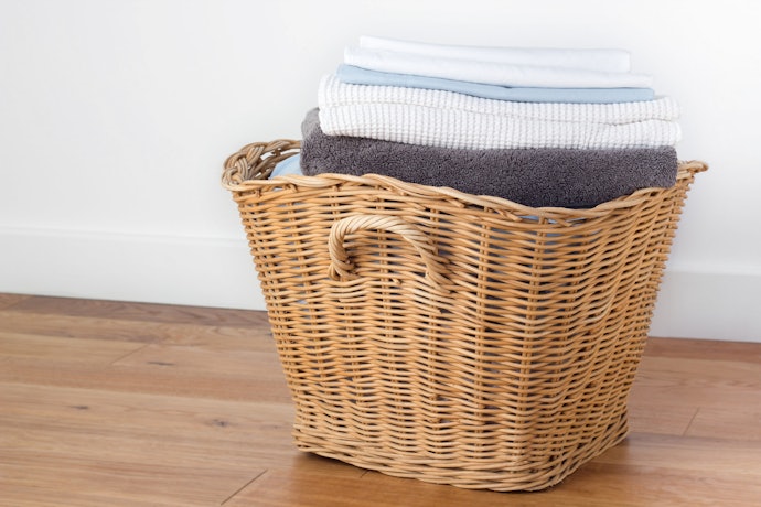 Cesto de Roupas de Tecido ou Vime: Estiloso, mas Só Suporta Roupas Secas