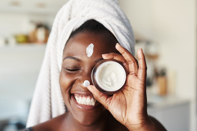 Caso Tenha a Pele Seca, Opte por um Kit Skincare com Hidratantes em Creme