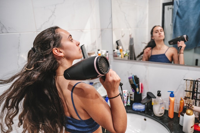 Para Cabelos Longos ou Volumosos, Escolha Secador com 2400 W de Potência