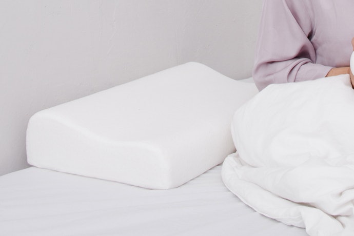 Para Respiração Eficiente, Prefira Travesseiros com Formatos Ergonômicos ou Inclinação Superior