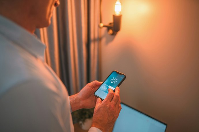 Quer Controlar a Distância e Criar Rotinas? Prefira um Modelo Compatível com Apps Globais