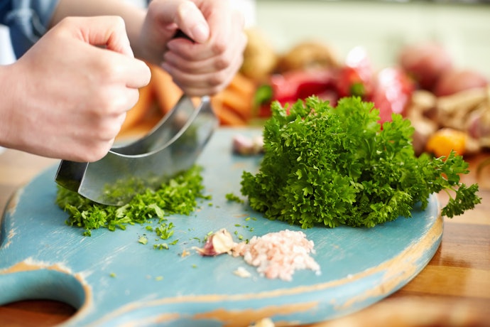 Frutas, Legumes, Temperos e Queijos Pedem Facas com Lâmina Menores