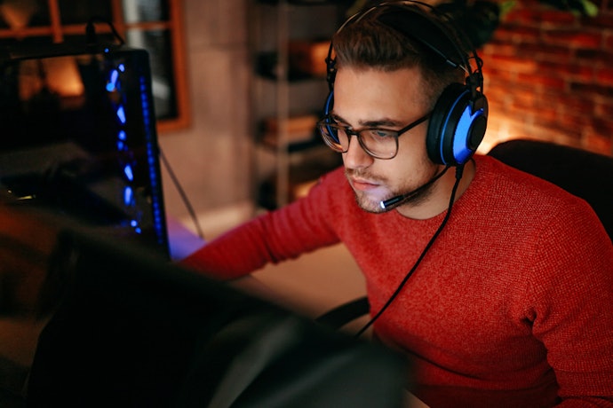 Fones Supra-Auriculares com Fio: Oferecem uma Conexão Mais Estável para Jogar e Trabalhar